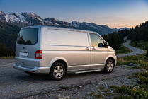 Volkswagen T5 Transporter 2003–2010 Duru sivuastinlaudat (2 kpl, alumiini) Lyhyt akseliväli kuva 2