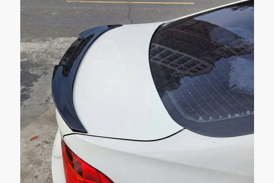 BMW 3-sarja F30/F31 2012–2019 M4-Style-takaspoileri (F30/F80, kiiltävän musta) Image