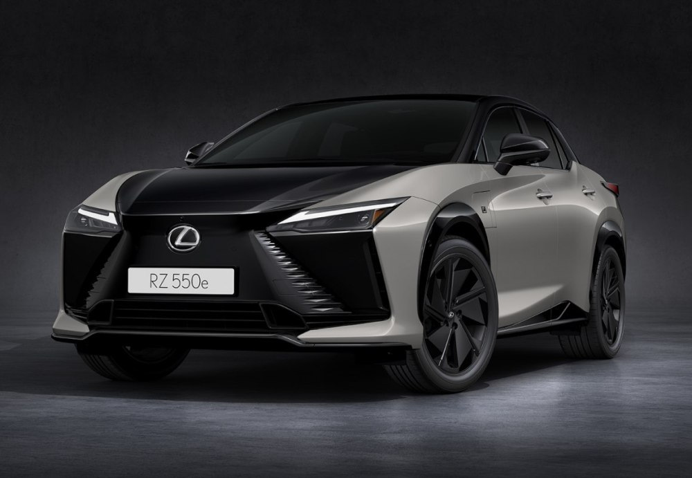 Lexus RZ 550e F Sport 2025: Urheilullisen sähköcrossoverin koeajo