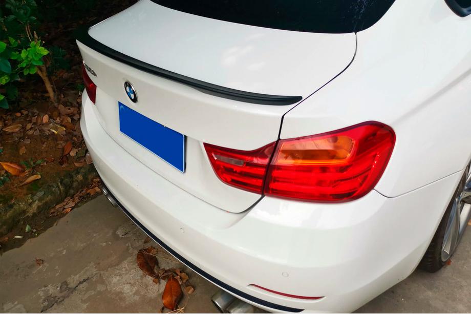 BMW 4-sarja F32/F33/F36 2012–2020 Spoileri P-Style (F32, kiiltävä musta) Kuva 1