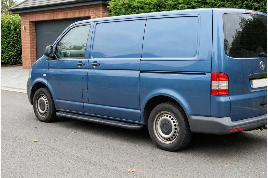 Volkswagen T5 Caravelle 2004–2010 Sivuporrast Bosphorus Black (2 kpl, alumiini) Lyhyt akseliväli Image