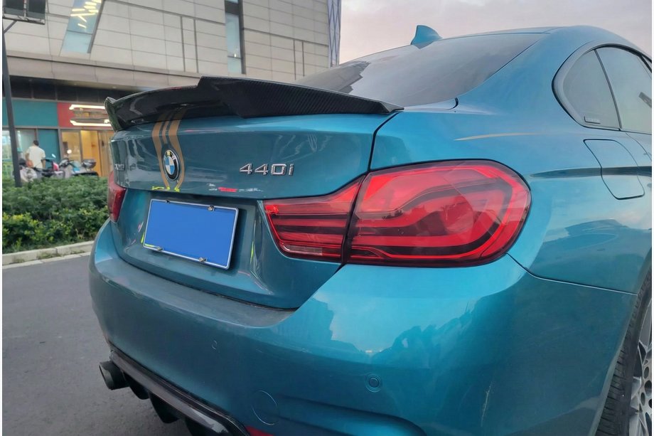 BMW 4-sarja F32/F33/F36 2012–2020 M4-tyylinen spoileri (F36, kiiltävä musta) Image