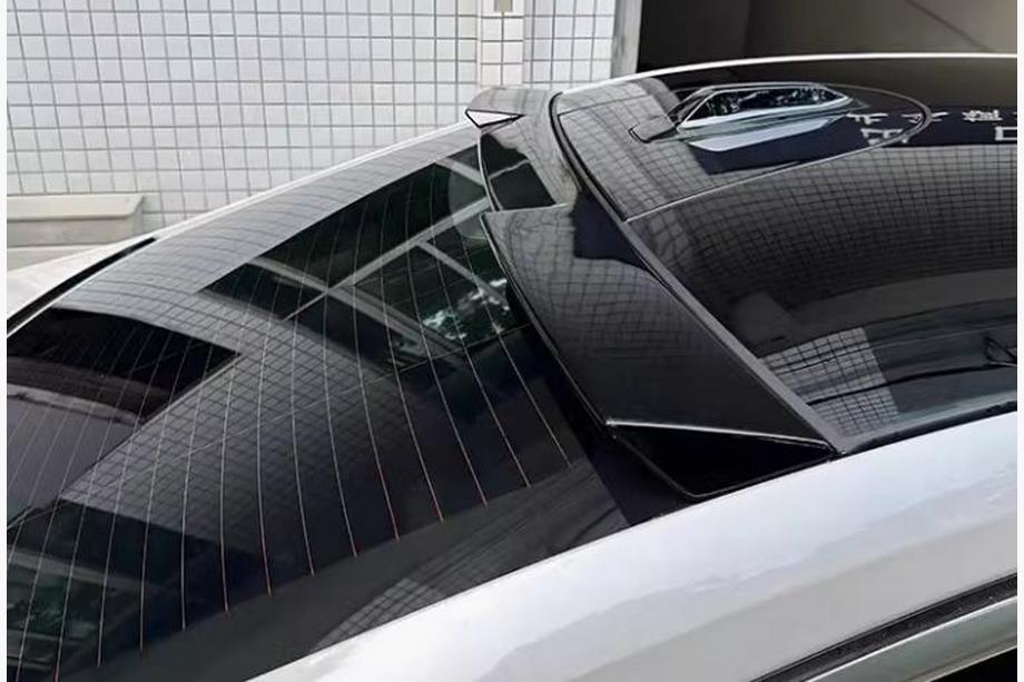 BMW 5/i5 -sarja G60/G60E/G61 2023– M4-Style takaluukun spoilerilippa (kiiltomusta) Image