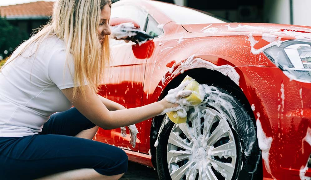 Näin vältät auton vaurioitumisen autopesussa