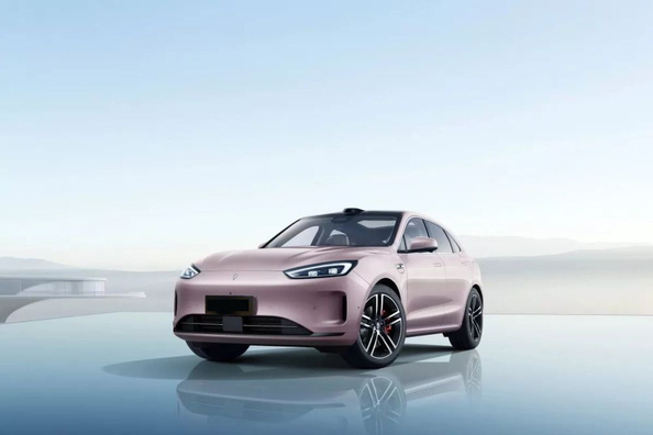 Koeajo: sähköinen Aito M5 EV 2025
