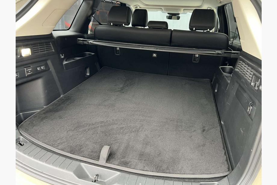 Mazda CX-70 2024– Tekstiilinen tavaratilan matto Classic (Musta) Kuva 1