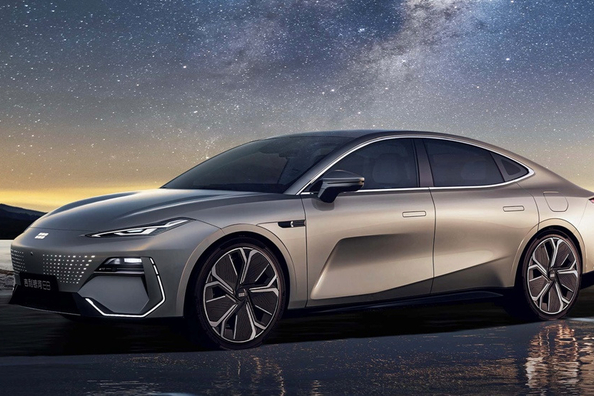 Geely Galaxy E8 -koeajo: tekniikka, varustelu ja kuvat Kuva 1