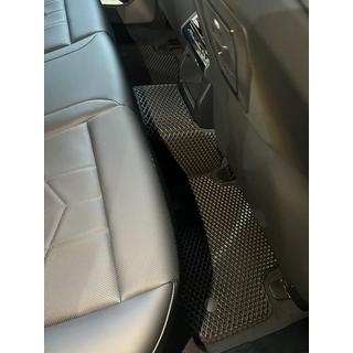 EVA-lattiamatot (G60/61, musta) BMW 5/i5 -sarja G60/G60E/G61 2023– kuva 4