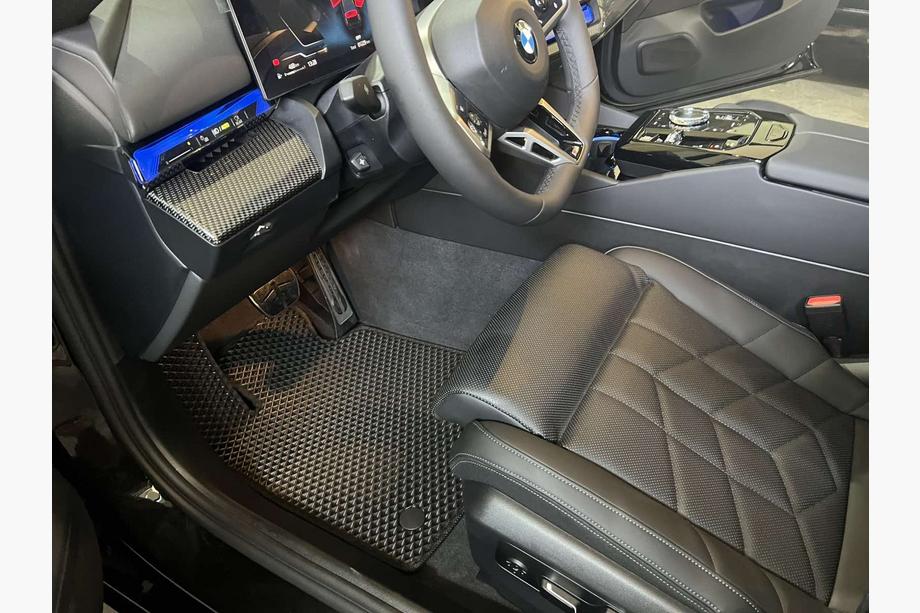 BMW 5/i5 -sarja G60/G60E/G61 2023– EVA-lattiamatot (G60/61, musta) Image