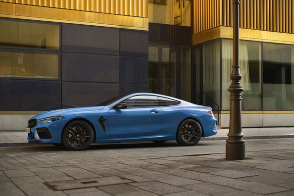BMW M8 Coupe -koeajo: urheilullista eleganssia