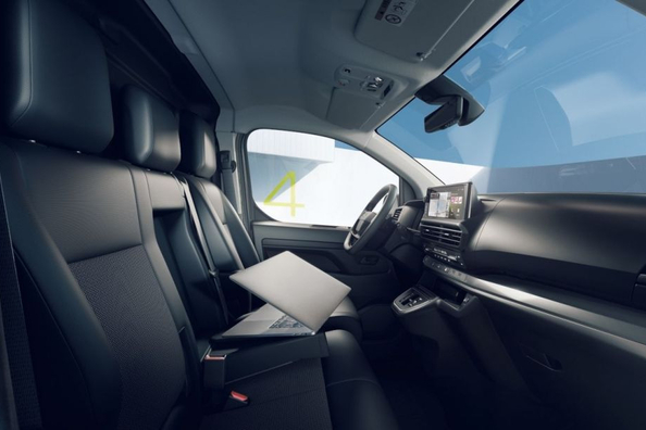 Opel Vivaro -koeajo: päivitetty dieselpakettiauto Kuva 5