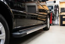 Mercedes Viano 2004–2014 RedLine V1 sivuportaat (2 kpl, alumiini) kuva 1