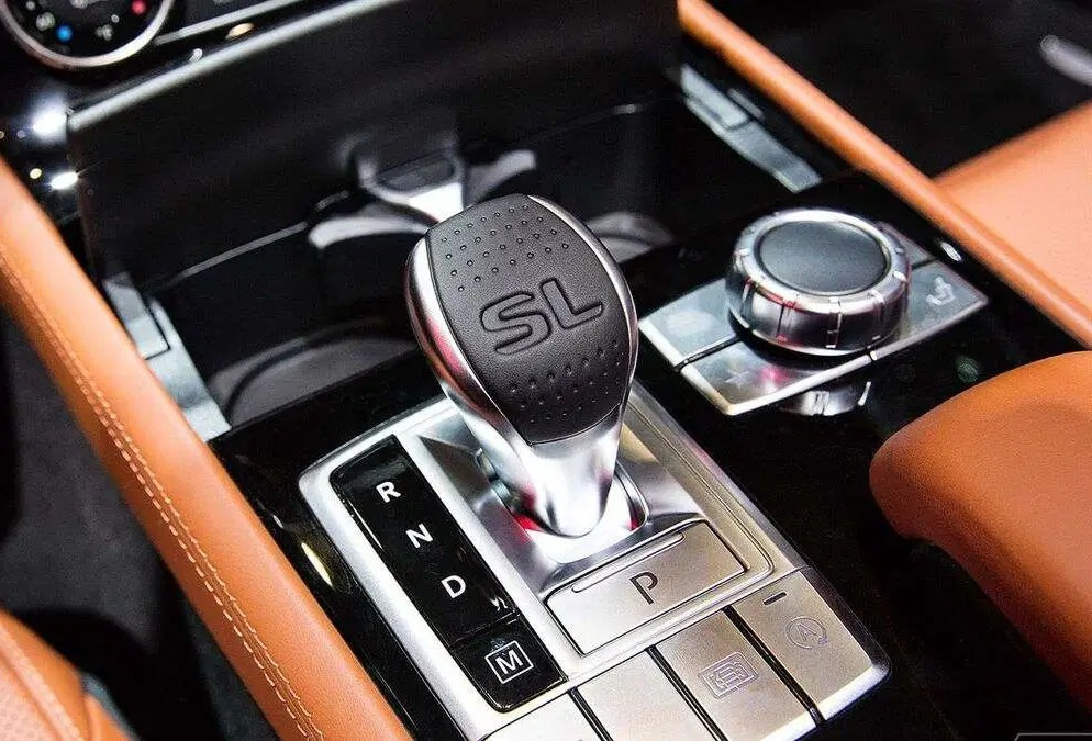 Auton vaihteistotyypit: manuaali, automaatti, CVT ja muut