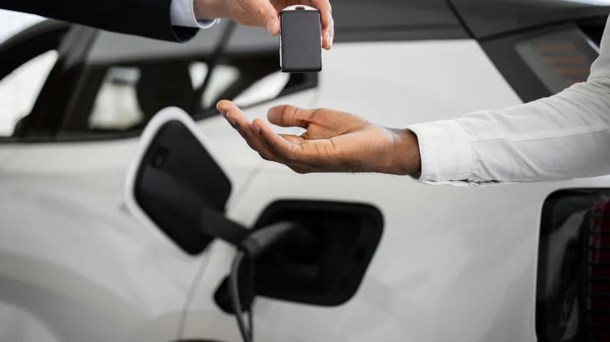 Miten myydä käytetty sähköauto kannattavasti?