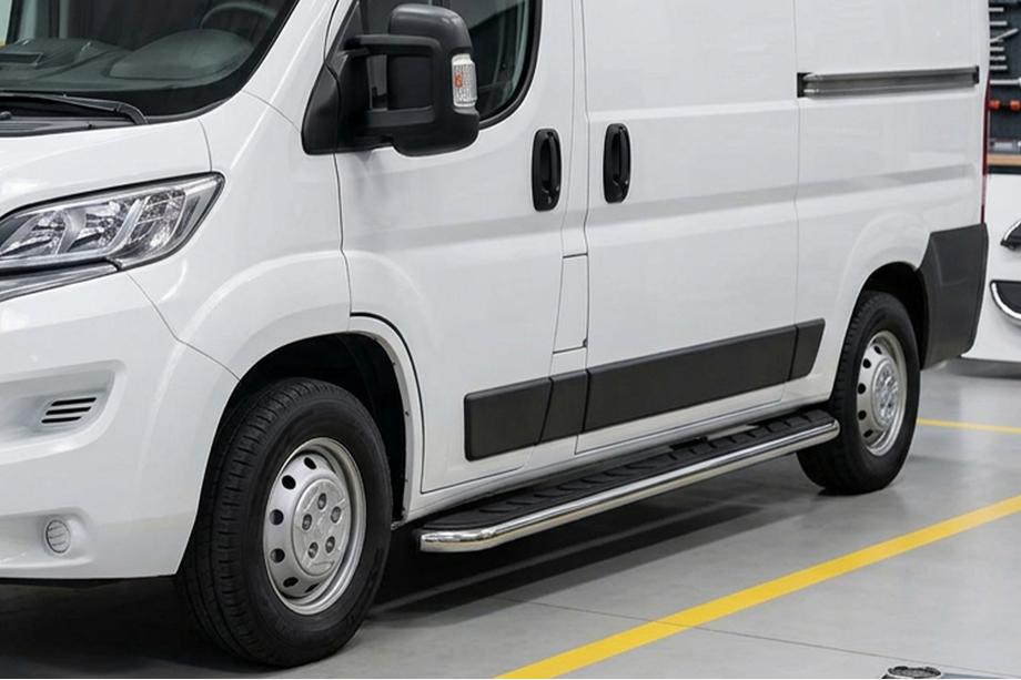 Citroen Jumper 2007–2025 Maydos V1 sivuportaat (2 kpl, alumiini ↗ ruostumaton teräs) Image