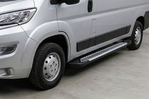Fiat Ducato 2006–2025 Line-astinlaudat (2 kpl, alumiini) kuva 1