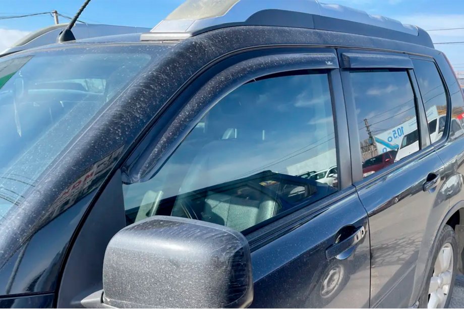 Nissan X-trail T31 2007–2014 Ikkunatuuliohjaimet eteen (2 kpl, HIC) Image