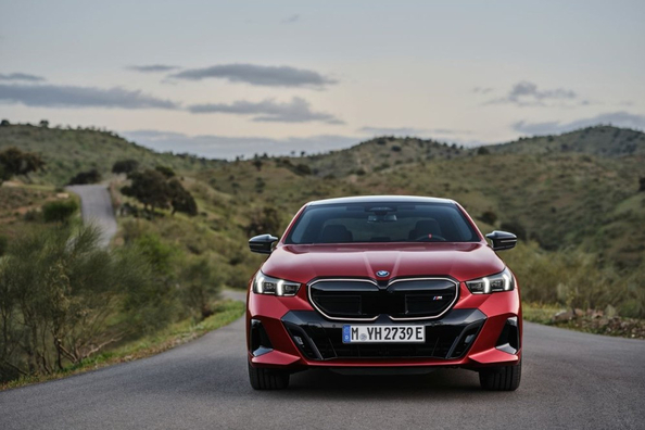 Koeajo: BMW i5 M60 - urheilullinen sedan