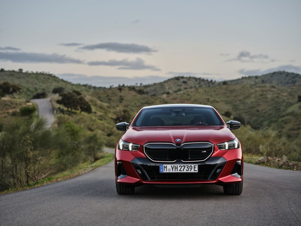 Koeajo: BMW i5 M60 - urheilullinen sedan