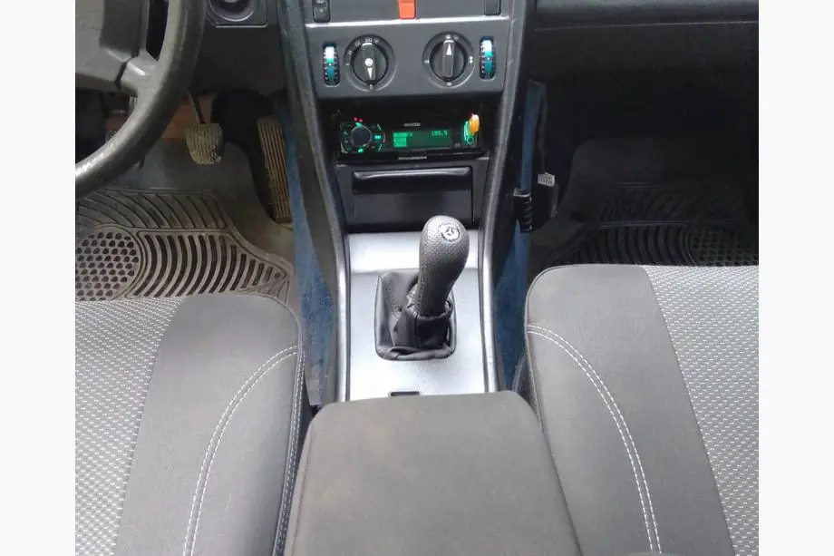 Mercedes E-class W124 1984–1997 Vaihdekepin nuppi V1 (nahka) Kuva 4