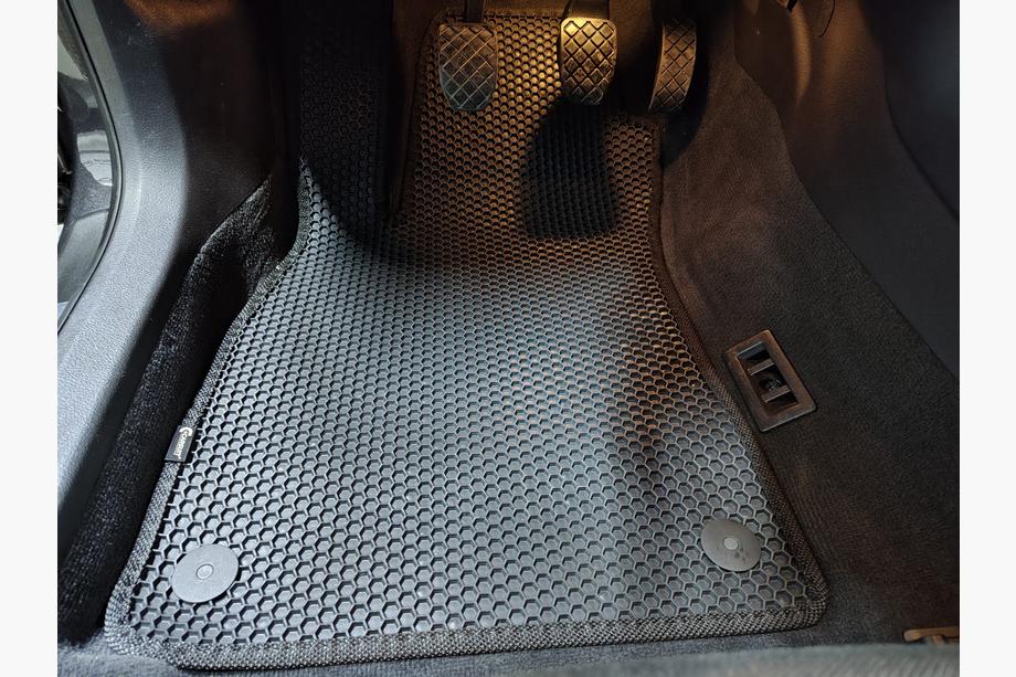 Audi A4 B7 2004–2008 Carsuit kumimatot (Mustat) Image