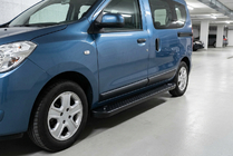 Dacia Dokker 2013–2022 Allmond Black sivuportaat (2 kpl, alumiini) kuva 1