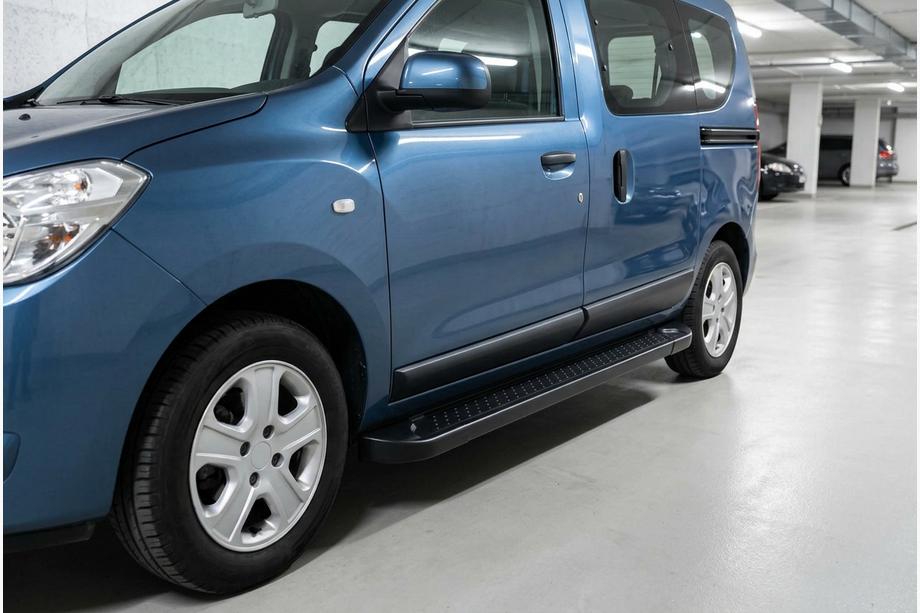 Dacia Dokker 2013–2022 Allmond Black sivuportaat (2 kpl, alumiini) Image