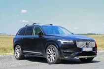 Volvo XC90 2015– Kattotelineen poikkitangot integroituihin kattokaiteisiin, lukittavat WingCarrier V2 (2 kpl) kuva 1