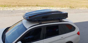 BMW 5-sarja F10/F11 2010–2016 Kattotelineen poikkitangot integroituihin kattokaiteisiin, lukittavat WingCarrier V2 (2 kpl) kuva 18