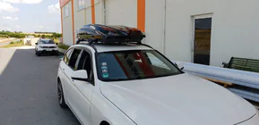BMW 5-sarja F10/F11 2010–2016 Kattotelineen poikkitangot integroituihin kattokaiteisiin, lukittavat WingCarrier V2 (2 kpl) kuva 17