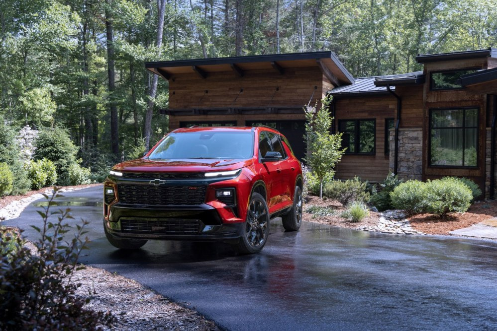 Chevrolet Traverse 3. sukupolvi 2024: Perhe-SUV esittelyssä