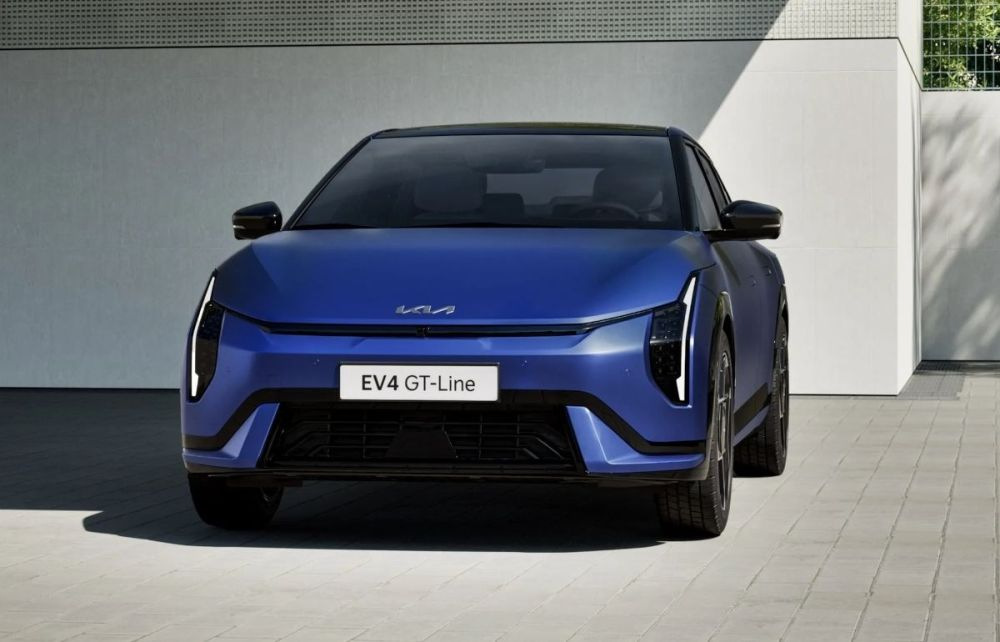 Kia EV4 2025 -sähkösedanin koeajo