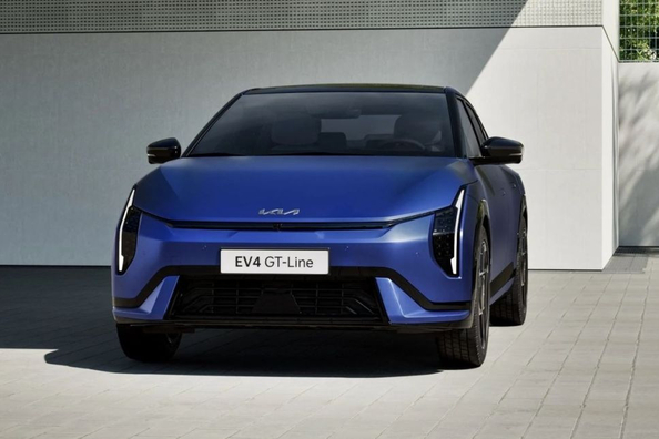 Kia EV4 2025 -sähkösedanin koeajo