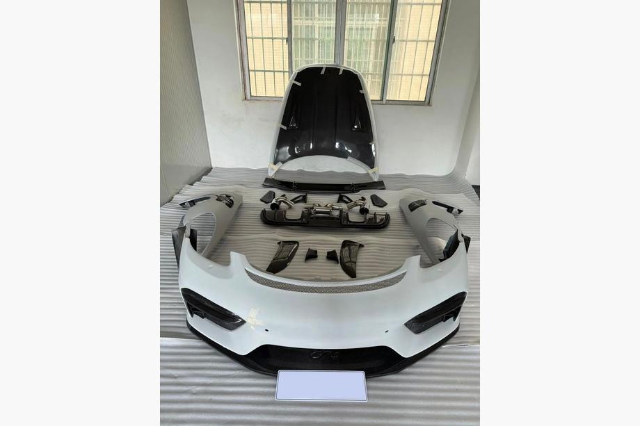 Porsche Boxster/Cayman 982 (718) 2016– GT4-korisarja (ABS + hiilikuitu) Image