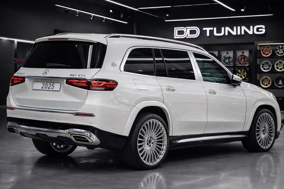 Mercedes GLS X167 2019– Takapuskuri diffuserilla Maybach GLS600 (2025-Design) Image