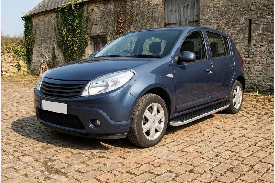 Dacia Sandero 2007–2013 Tayga sivuastinlaudat (2 kpl, alumiini) Image