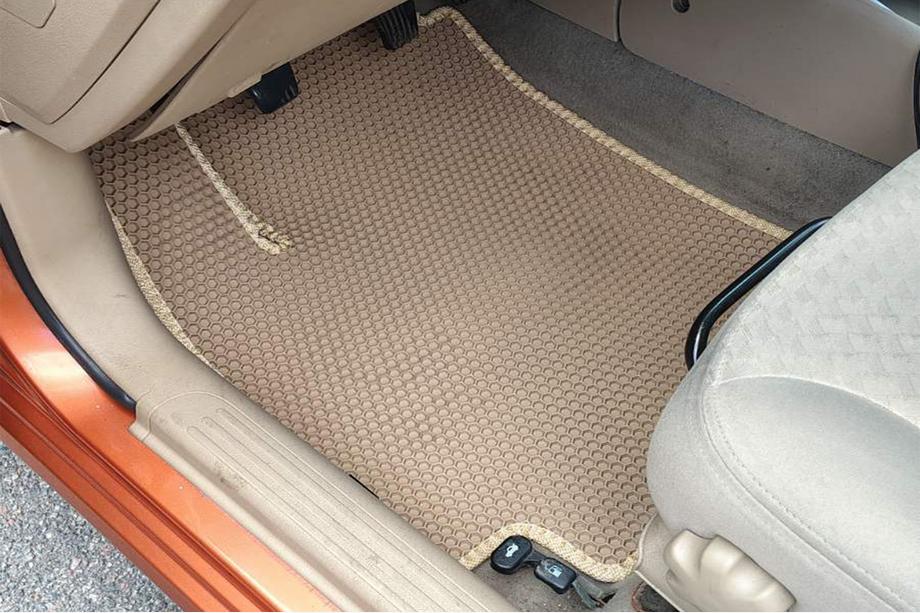 Chevrolet Aveo T250 2005–2011 Kumimatot Carsuit (Beige) Image