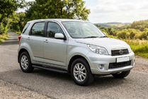 Daihatsu Terios 2006–2017 Sivuporrast Bosphorus Black (2 kpl, alumiini) kuva 1