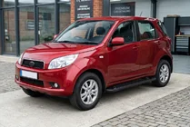 Daihatsu Terios 2006–2017 RedLine Black sivuporrastangot (2 kpl, alumiini) kuva 1