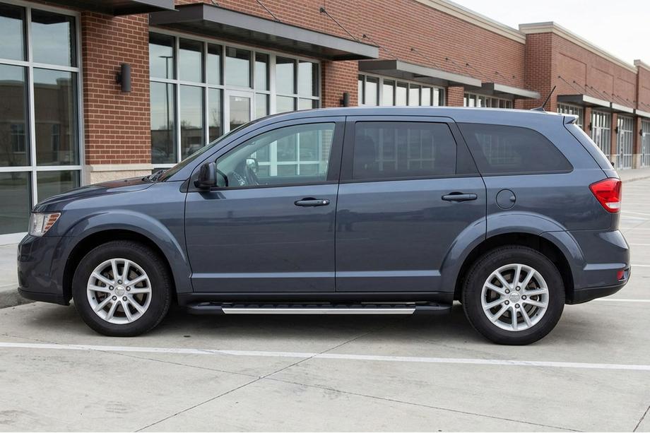 Fiat Freemont 2011–2016 RedLine V1 sivuportaat (2 kpl, alumiini) Image