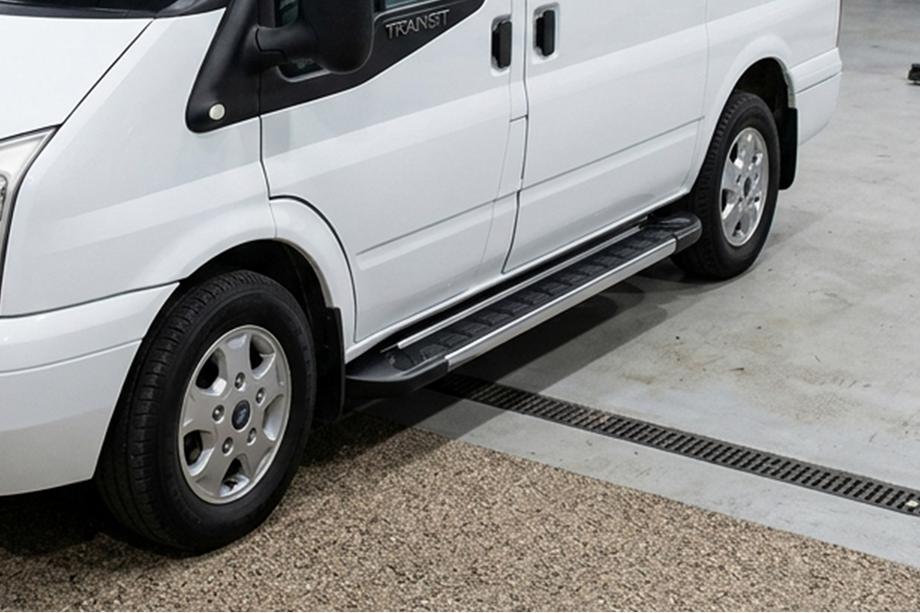 Ford Transit 2000–2014 RedLine V1 sivuportaat (2 kpl, alumiini) Image