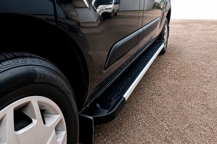 Ford Custom 2013–2022 RedLine V1 sivuportaat (2 kpl, alumiini) Image