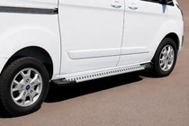 Ford Custom 2013–2022 Line-sivuporrassarja (2 kpl, alumiini) kuva 1