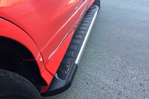 Ford Kuga/Escape 2013–2019 RedLine V1 sivuportaat (2 kpl, alumiini) kuva 1