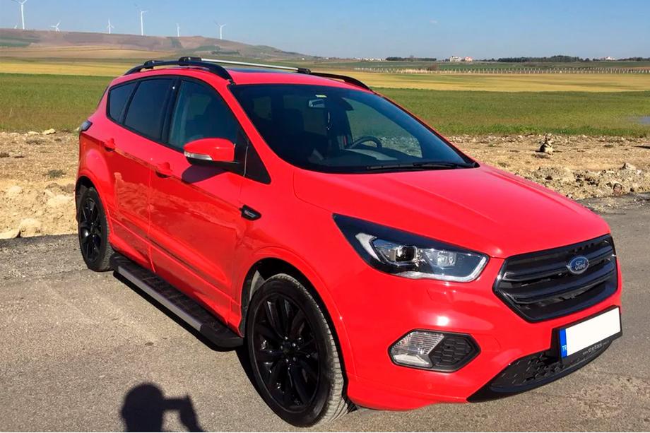 Ford Kuga/Escape 2013–2019 RedLine V1 sivuportaat (2 kpl, alumiini) Mustilla ovilistoilla Kuva 3