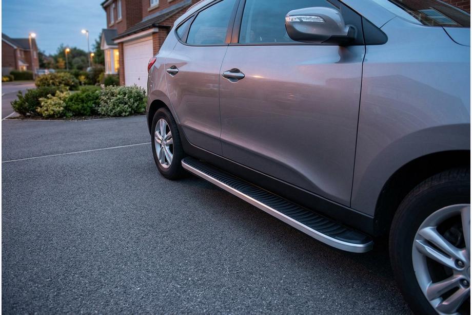 Hyundai IX-35 2010–2015 Tayga Grey -sivuaskelmat (2 kpl, alumiini) Image