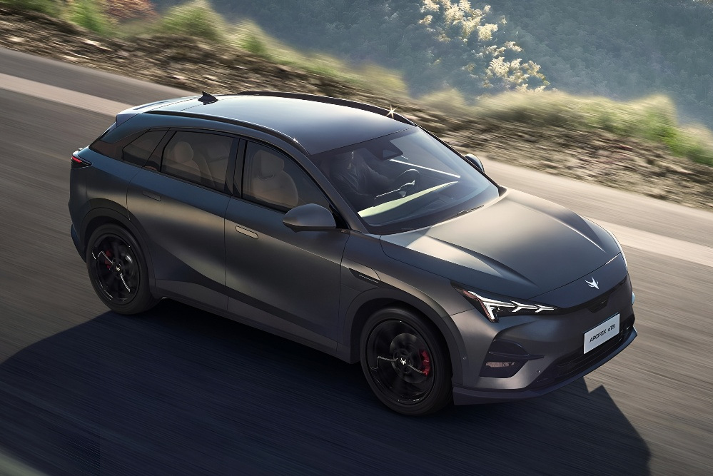 Arcfox Alpha T5 -koeajo: sähkö-SUV aktiiviseen arkeen