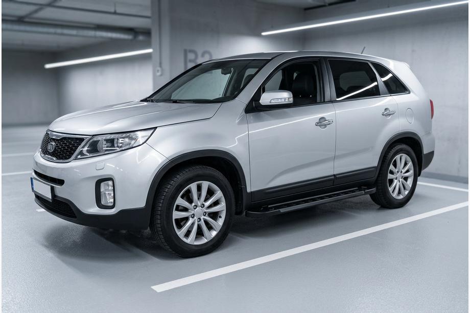 Kia Sorento II XM 2009–2014 RedLine Black sivuportaat (2 kpl, alumiini) 2010–2013 Image