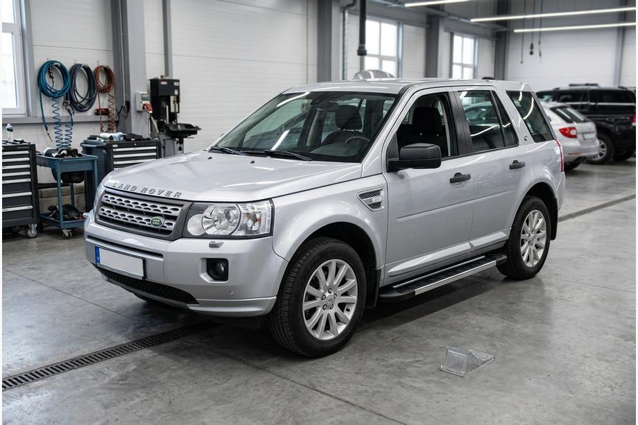 Land Rover Freelander II 2006–2014 RedLine V1 sivuportaat (2 kpl, alumiini) Image