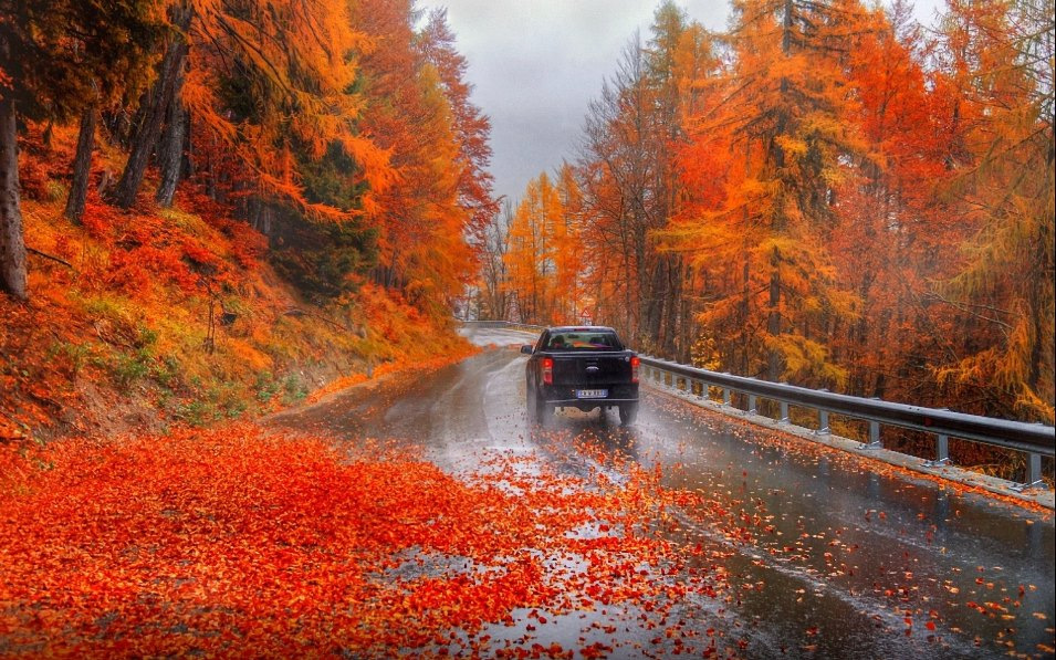 Mitä vaaroja syksy tuo autoilijalle?